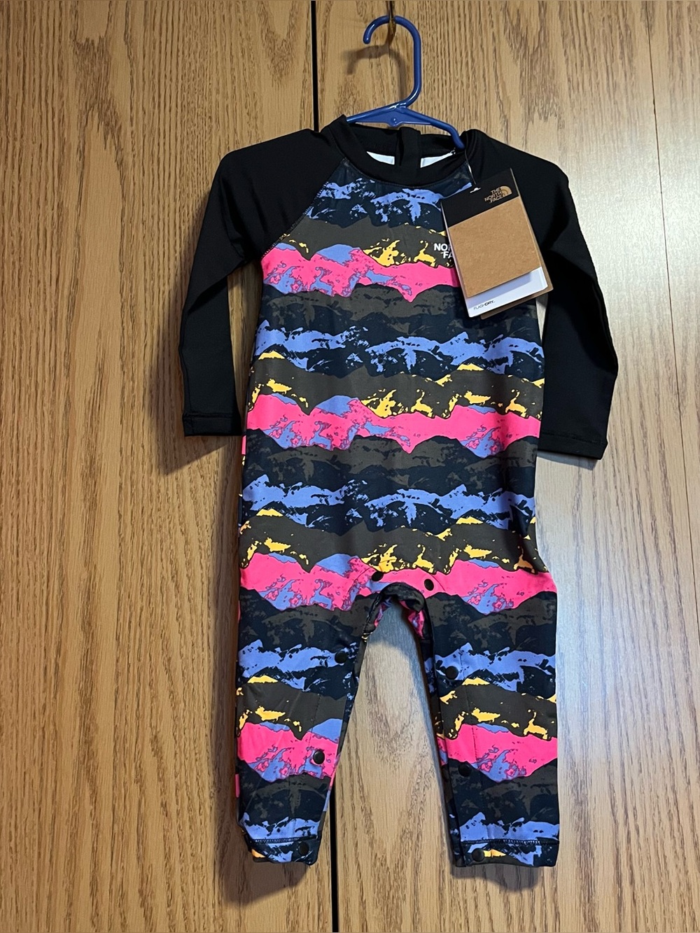 NWT the north face baby 6/12 months amphibious rash guard swimsuit